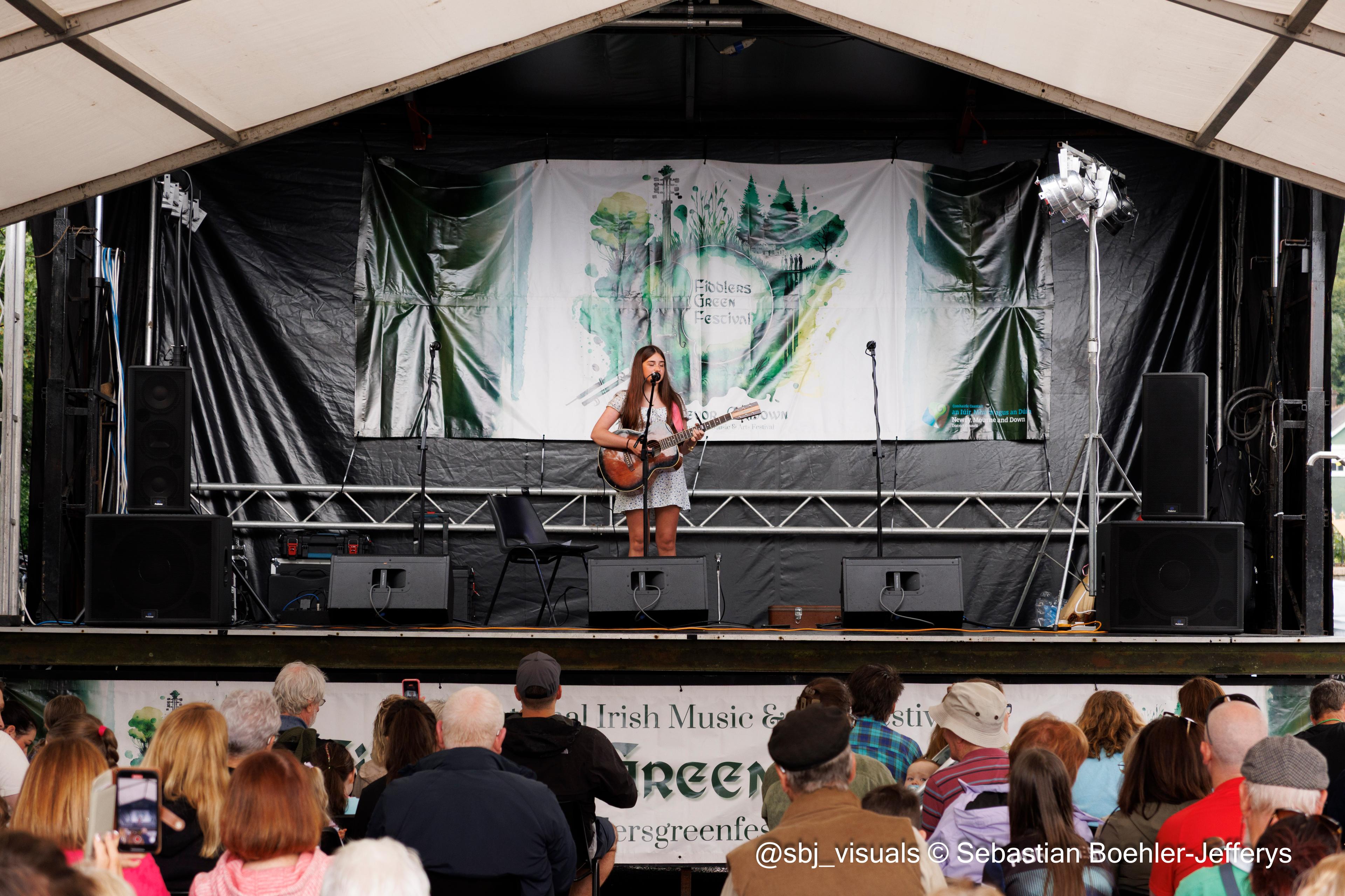 Ava Turnbull performing live